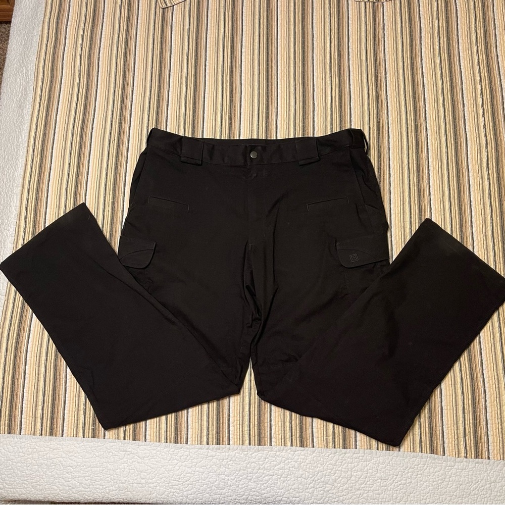 5.11 Tactical Men's 40x30 Regular Fit Black Ripstop Cargo Pants Utility Workwear